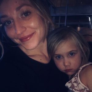 Meet your Posher, Larissa